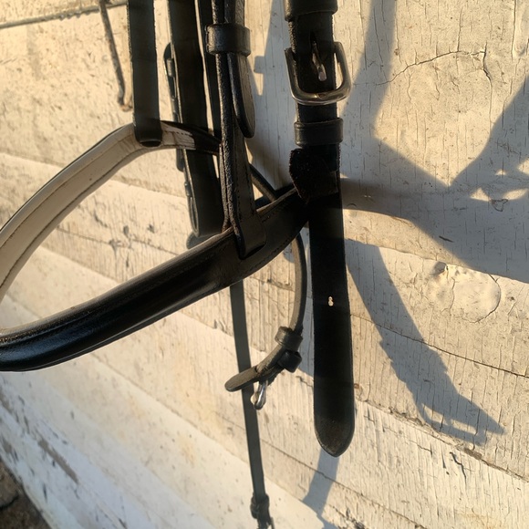 Camelot cob size dressage bridle, black with white piping - Picture 3 of 6